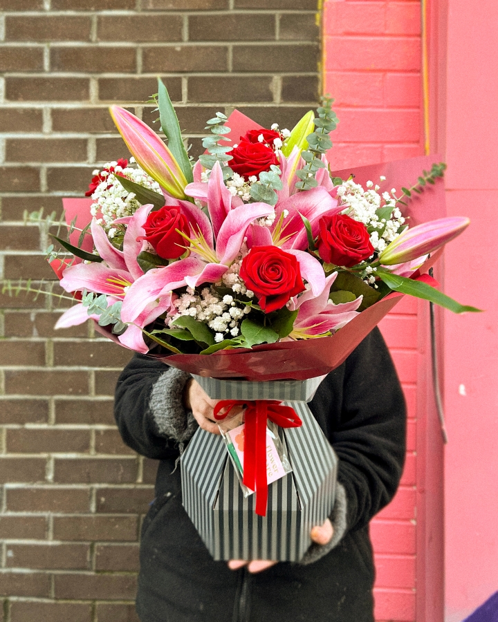 Rose and Lily Handtied