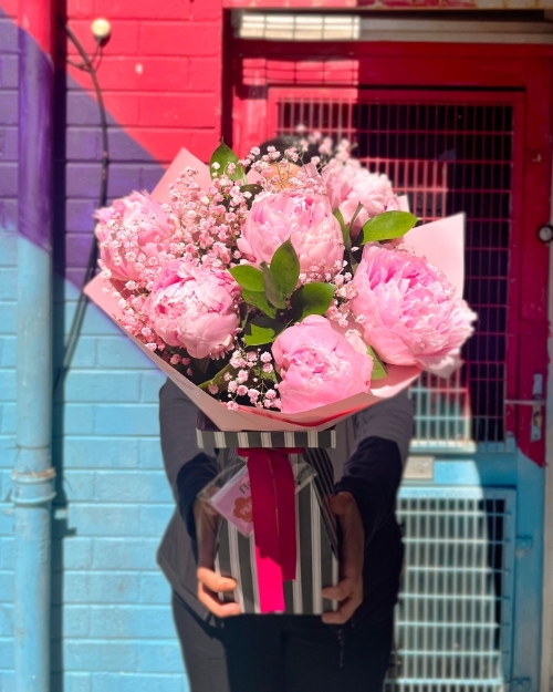 Summer Peony Handtied